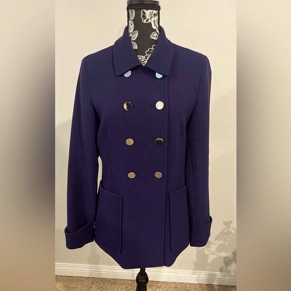 Ladies jacket. - Picture 1 of 7